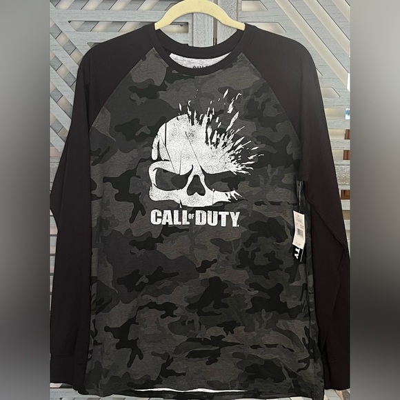 Men’s Call of Duty Elite Shatter Skull Black Ops Camo Long-sleeve Shirt - Picture 3 of 8